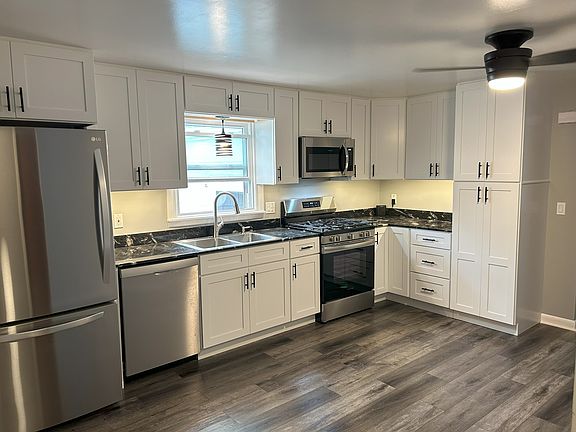 3rd image of 87 Jeffrey Dr