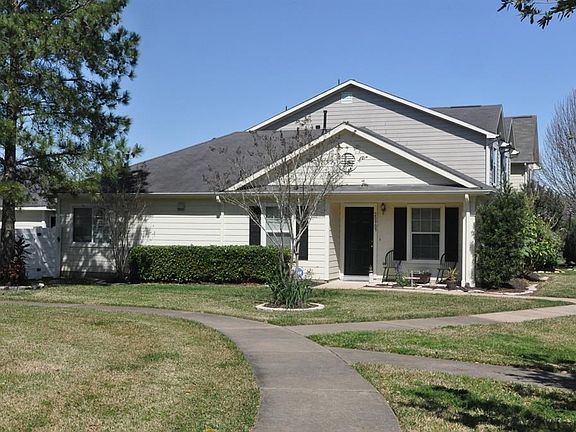 View of front of home.  Nice walking trails out your front door.