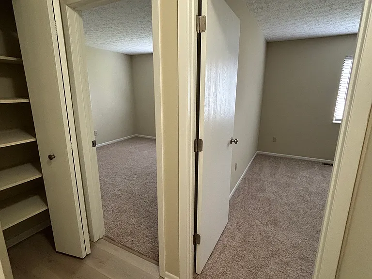 1880 Stoneview Ct — Photo 13