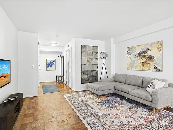 3rd image of 225 E 57th St APT 2N