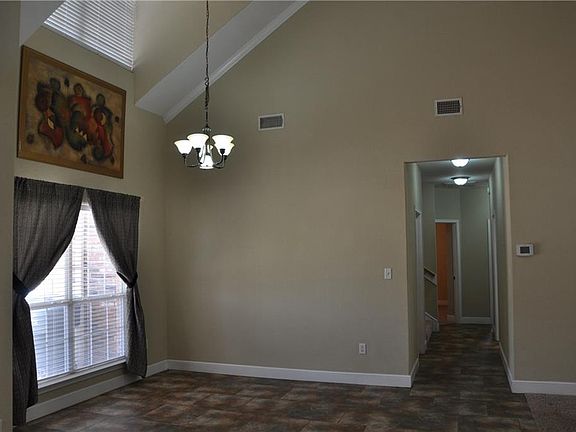 4th image of 3334 White Oaks Dr