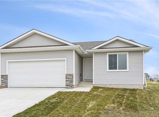 305 NW Newhaven Dr, Waukee, IA 50263