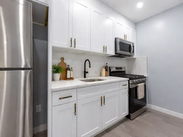 1301 Park Place image 1 of 6