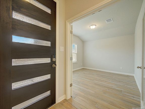 5th image of 11306 Acorn Bluff