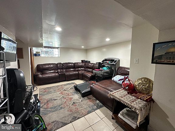 5th image of 6731 Horrocks St