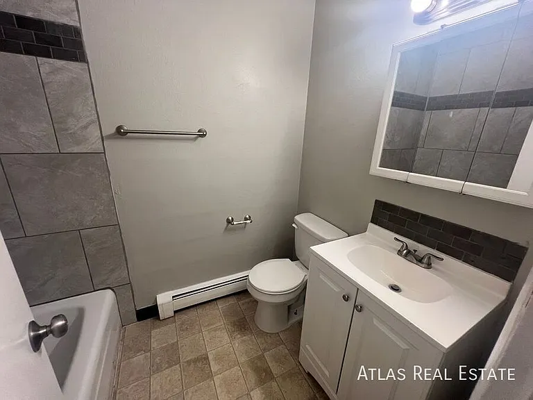 312 W Alabama Ave — Photo 24