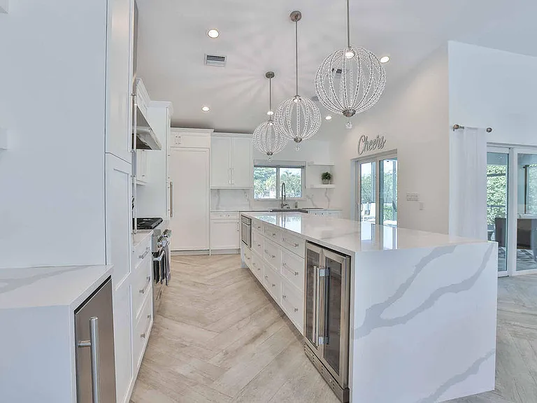 713 Forsyth St — Photo 13