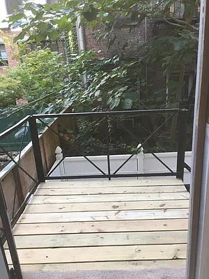 Rented by Warren T Real Estate Corp. | media 22