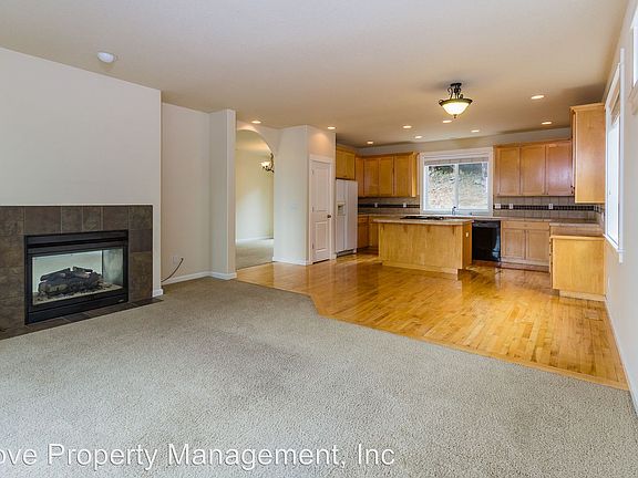 3rd image of 845 W X St