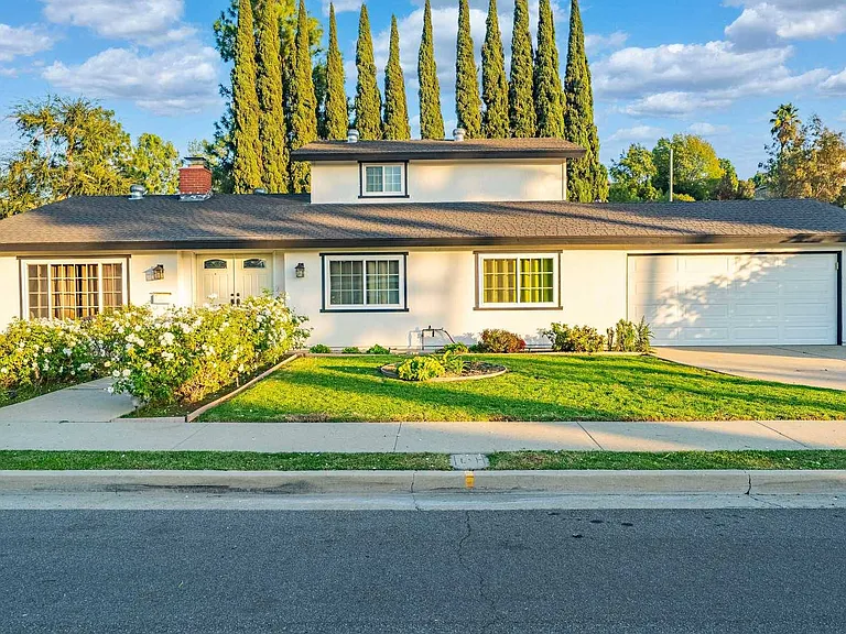 416 Camaritas Dr — Photo 42
