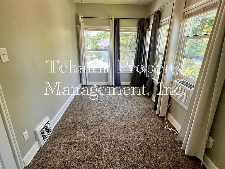 1051 Washington St — Photo 14