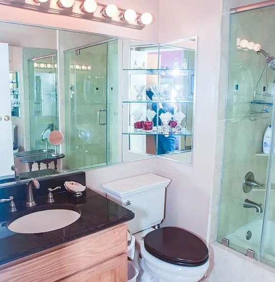6000 Bixby Village Dr #13 — Photo 4