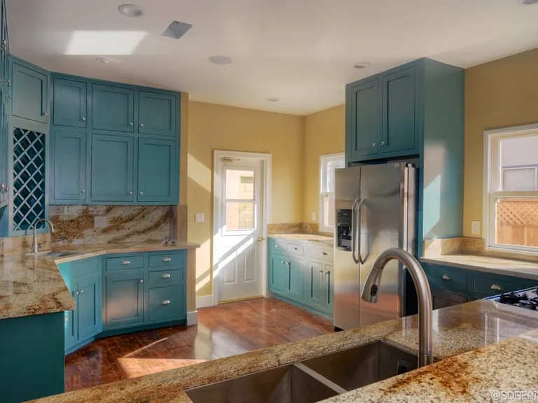 4725 Kensington Dr — Photo 10