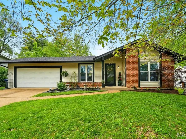 410 Lemonwood Dr, Saint Peters, MO 63376