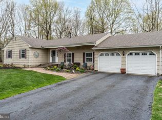 184 Oak Creek Rd, East Windsor, NJ 08520