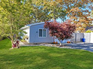 8 Floyd Rd N, Shirley, NY 11967