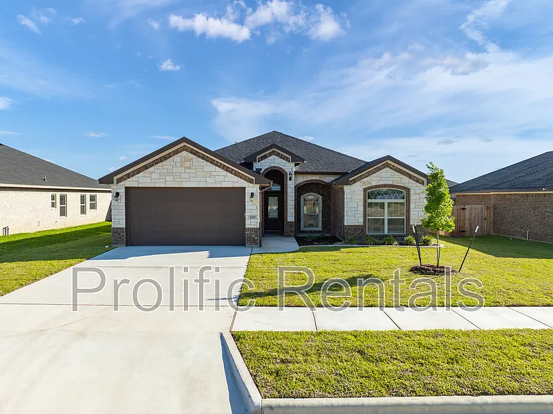 3 bed, 3.5 bath, 1970 sqft, $2,200 — Photo 2