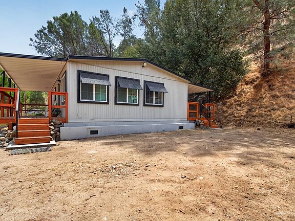 2nd image of 18266 Caliente Creek Rd