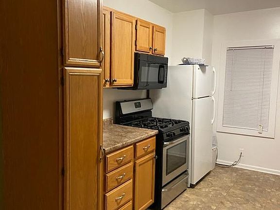 2nd image of 2 Saint Clair Ave NE #2