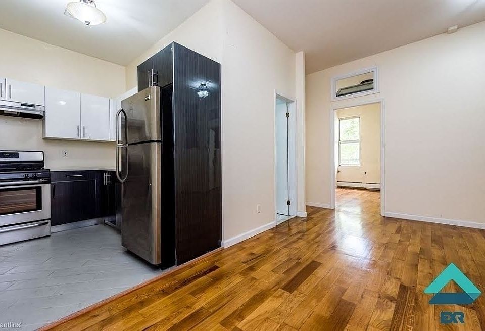 1st image of 233 Jefferson St #3OTL