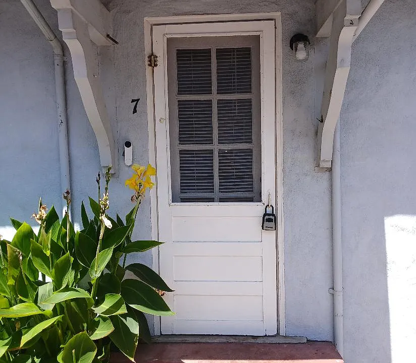 120 Trinity St #7