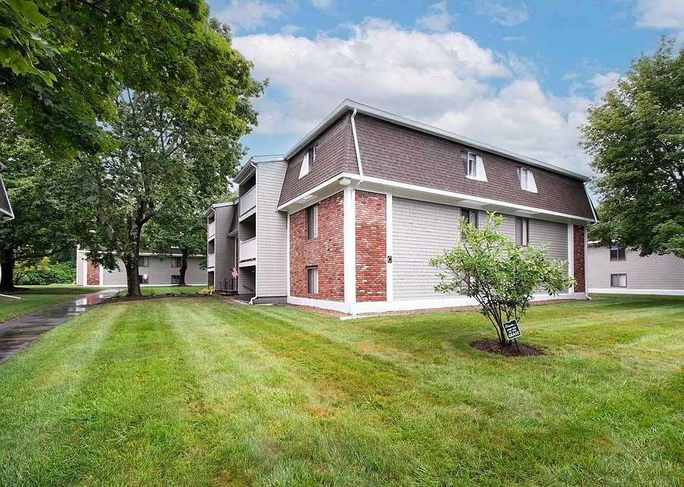 1st image of 220 Bedford St #36