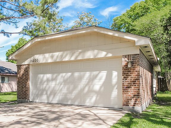 3rd image of 15230 Loma Paseo Dr