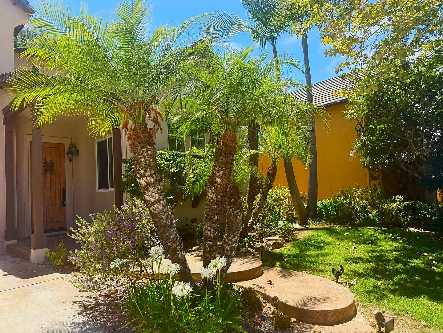 Beautiful Carmel Valley Home in Prime Location 4 Bedrooms | 3.5 Bathrooms — Photo 2