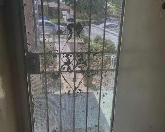 5th image of 911 E Colden Ave