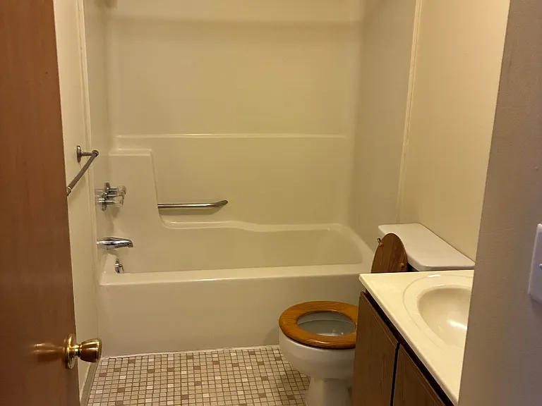 1130 Goddard Rd #11 — Photo 5