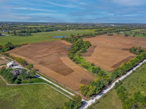 20801 S Renner Rd, Spring Hill, KS 66083