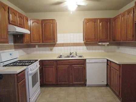 4th image of 1606 Williams Ave
