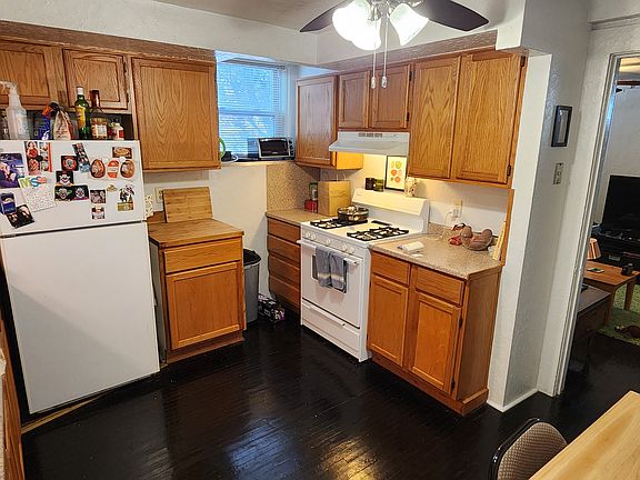 5th image of 212 W 37th St APT 5