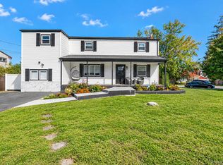6 S Arizona Rd, West Babylon, NY 11704