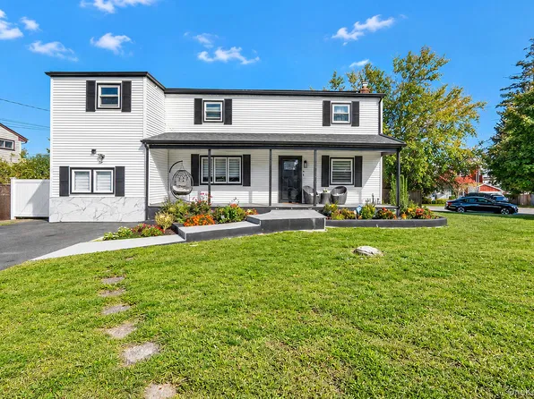 6 S Arizona Road, West Babylon, NY 11704