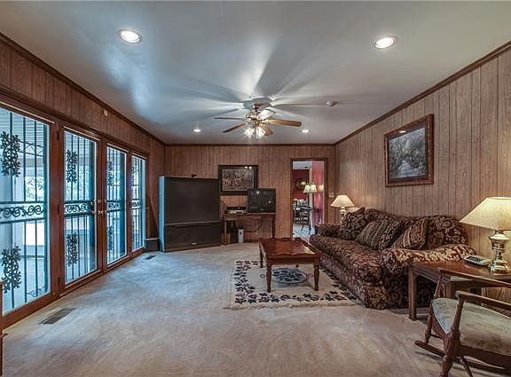 3rd image of 336 Ewing Dr