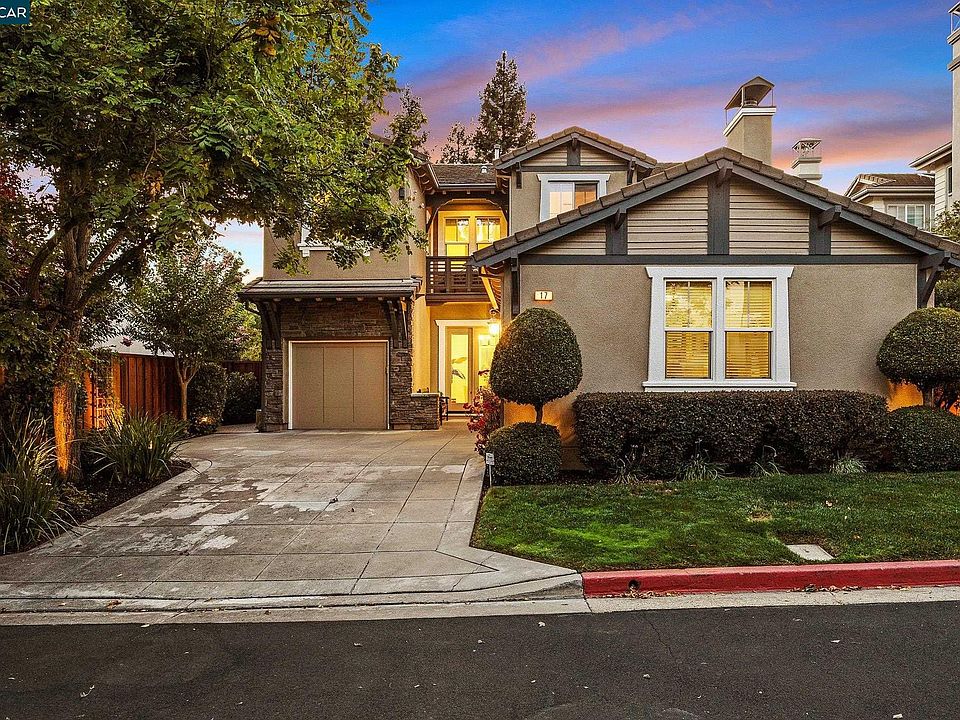 1st image of 17 Pinewood Pl