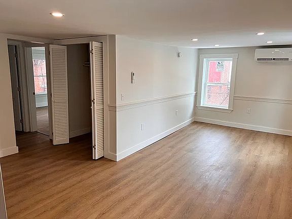 3rd image of 197 Main St #201