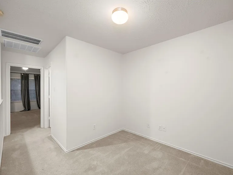 12475 Saratoga Woods Ln — Photo 15