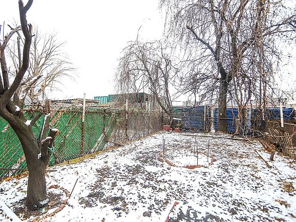 2nd image of 902 Bryant Ave