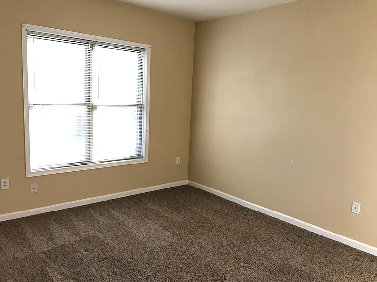 730 Bassett Dr — Photo 7