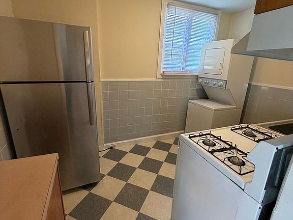 3rd image of 206 E Ashmead St Floor 1