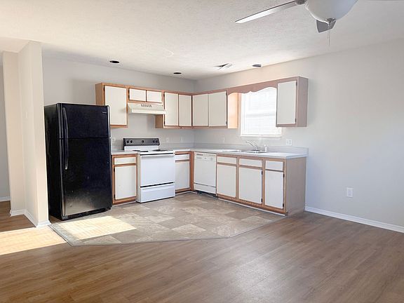 4th image of 285 E Main St #10