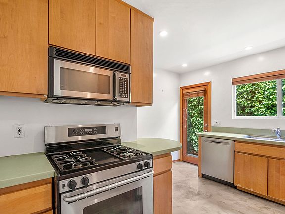 5th image of 963 Hancock Ave #965