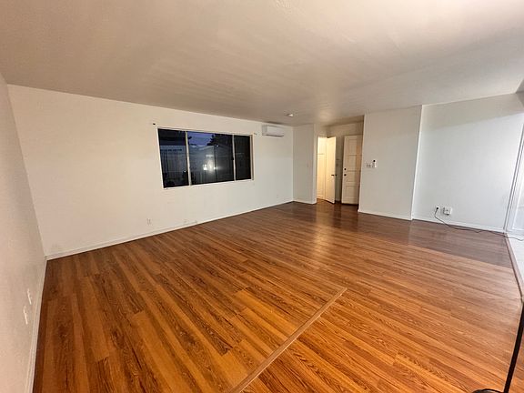3rd image of 146 W Glendon Way APT A