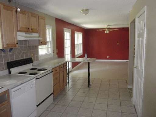 4th image of 591 Mimosa Dr