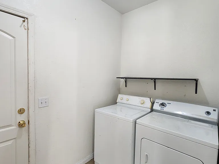8536 Aspen Ave #B — Photo 6