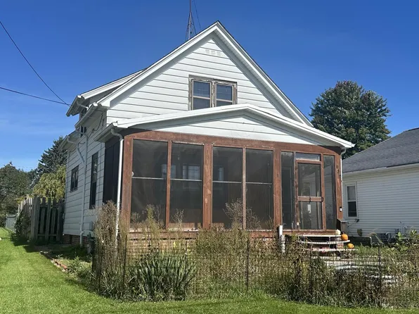 532 Leavens AVENUE, Sheboygan Falls, WI 53085