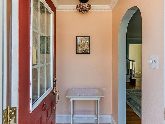 4th image of 120 W 3rd Ave