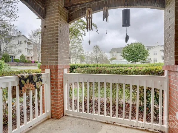 16746 Amberside Rd E, Cornelius, NC 28031